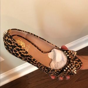 Vince Camuto Leopard print 3in Heel